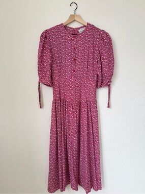 Karin Stevens Tulip Floral Dress Size 8. 100% Rayon. 80s Vintage Pink